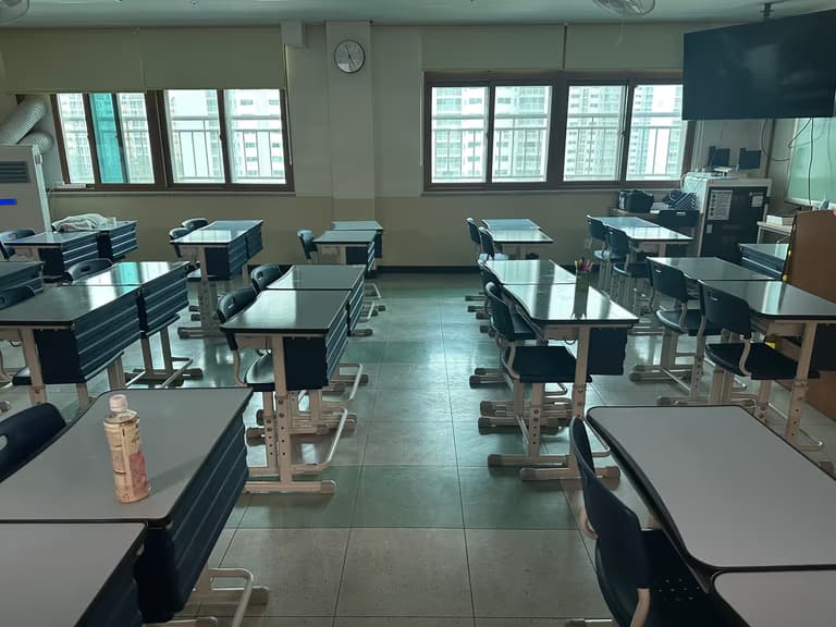 학교 교실에 로봇 청소기 돌리기-4