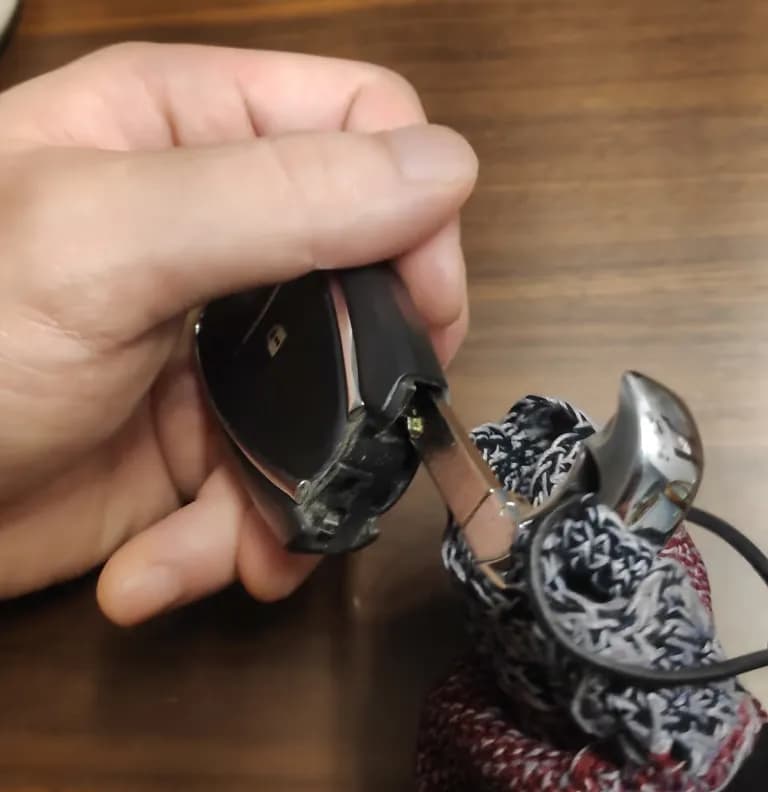 쉐보레 스마트키 배터리(건전지) 교체 방법-6