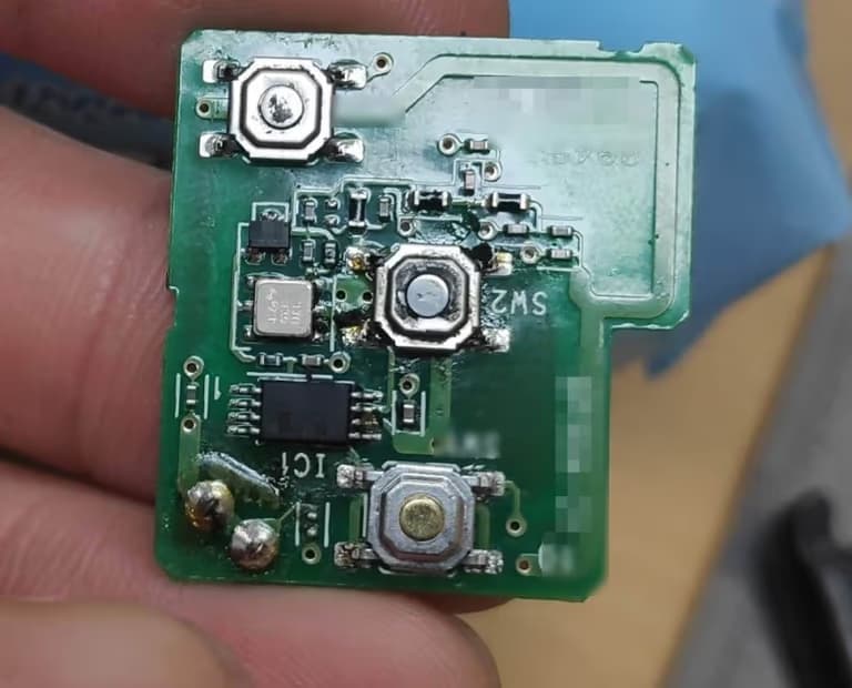 SM3(2010년형) 자동차 리모컨 키 수리하기-7