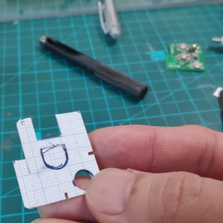 SM3(2010년형) 자동차 리모컨 키 수리하기-9