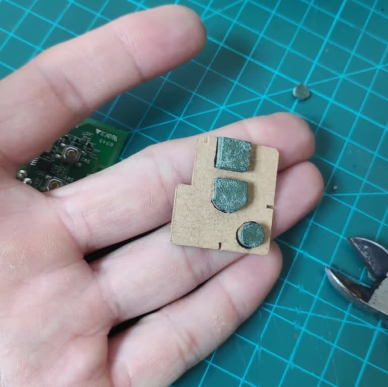 SM3(2010년형) 자동차 리모컨 키 수리하기-11