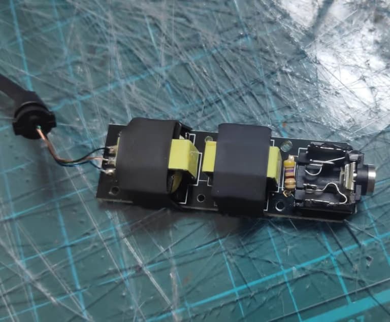 차량용 블루투스 리시버 LBT-990 Aux 단자 수리-2