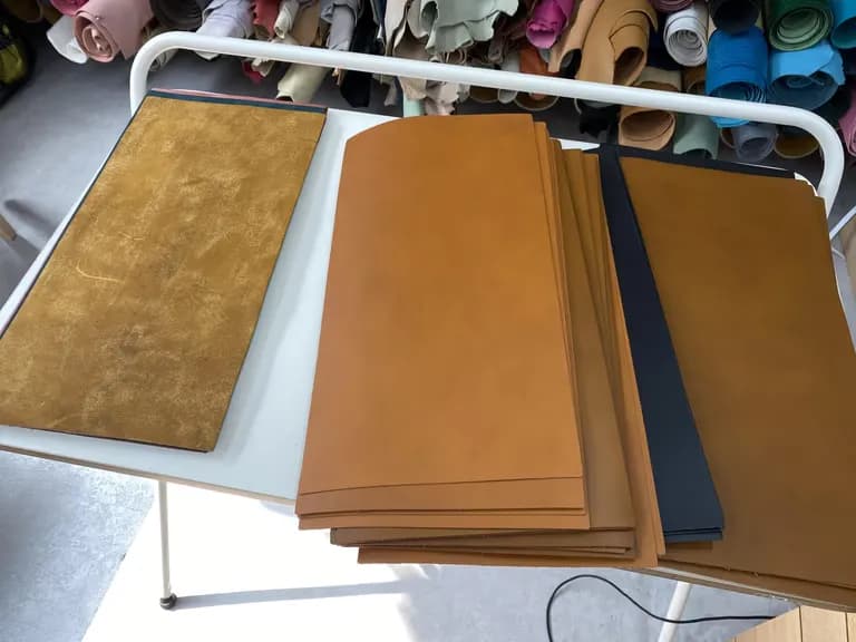 신설동 베지터블 가죽 원단 구입처-4