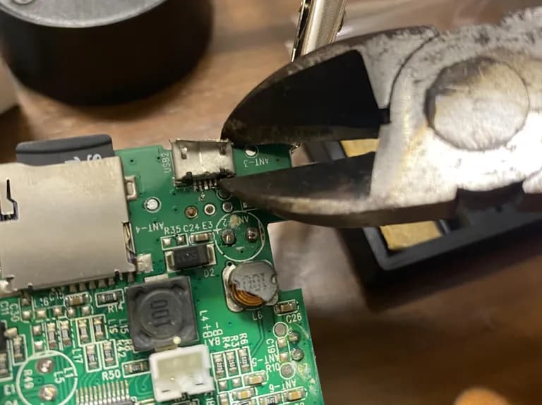 Britz BA-C1 Plus 마이크로 5핀 수리 - usb-c 타입으로 교체하기-6