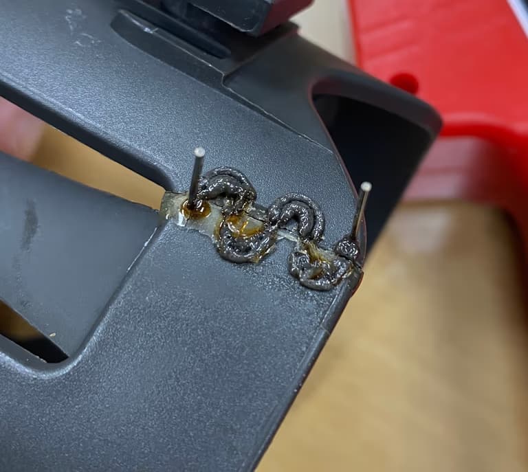 깨진 플라스틱 복원하기 - 핫스테이플러-4