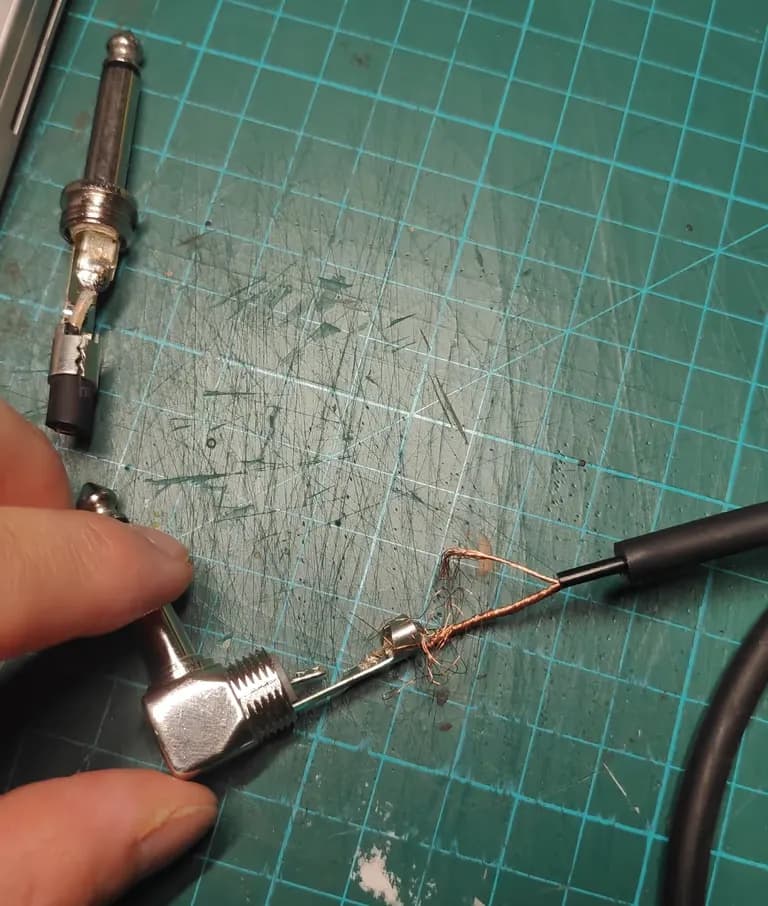 엠프 케이블(5.5 케이블) 수리하기-1