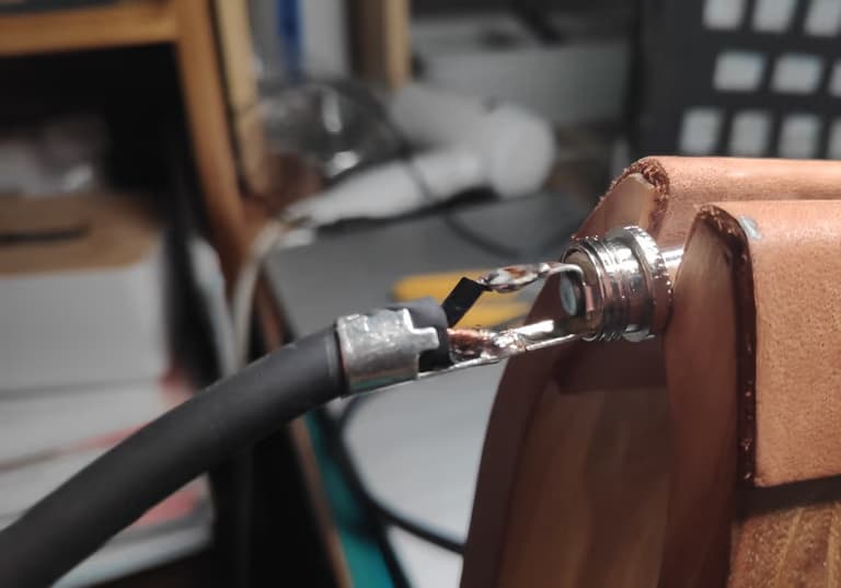 엠프 케이블(5.5 케이블) 수리하기