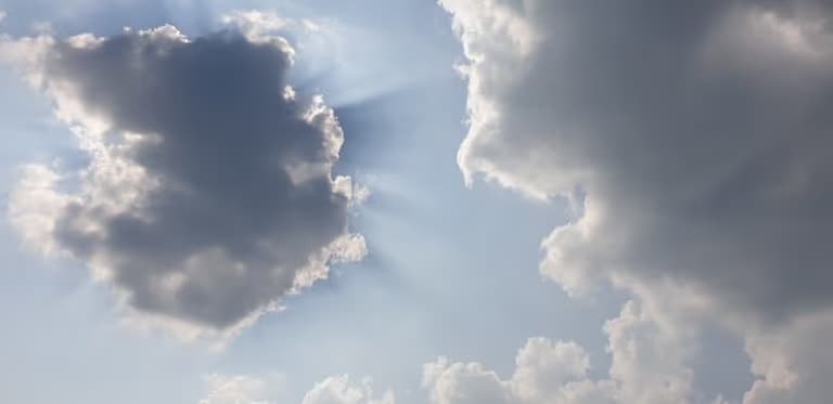 오늘 하늘이 유난히 멋있는 이유 - 틴들현상