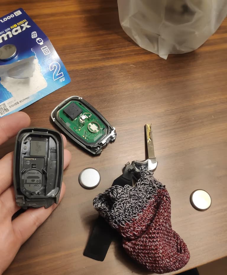 쉐보레 스마트키 배터리(건전지) 교체 방법-10