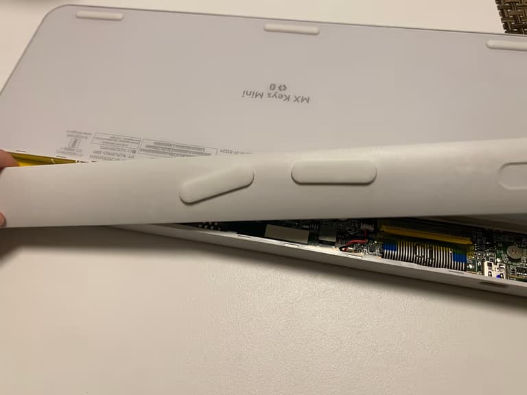 로지텍 MX Keys Mini 분해 세척 후기-5