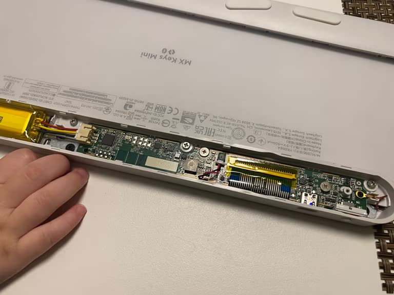 로지텍 MX Keys Mini 분해 세척 후기-6