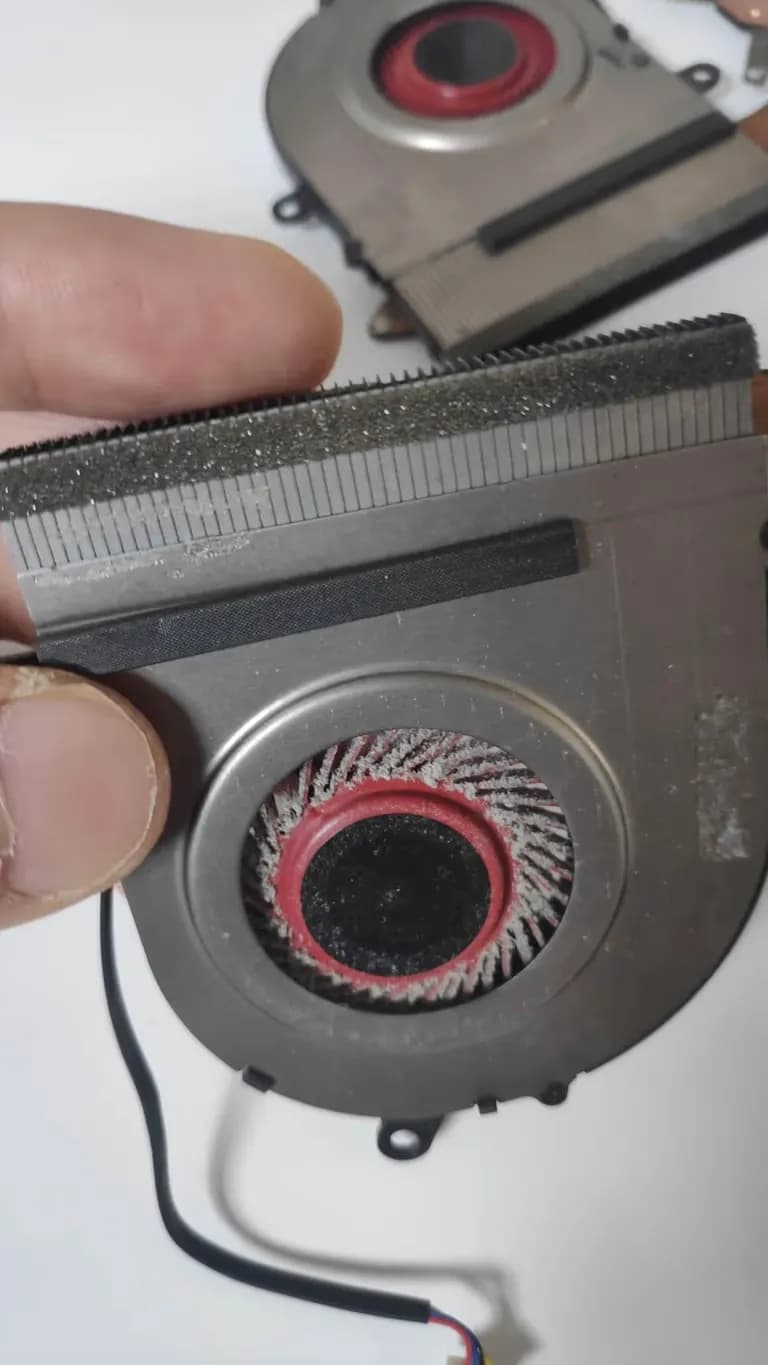 MSI Prestige PS42 8RB 서멀그리스 작업기-11