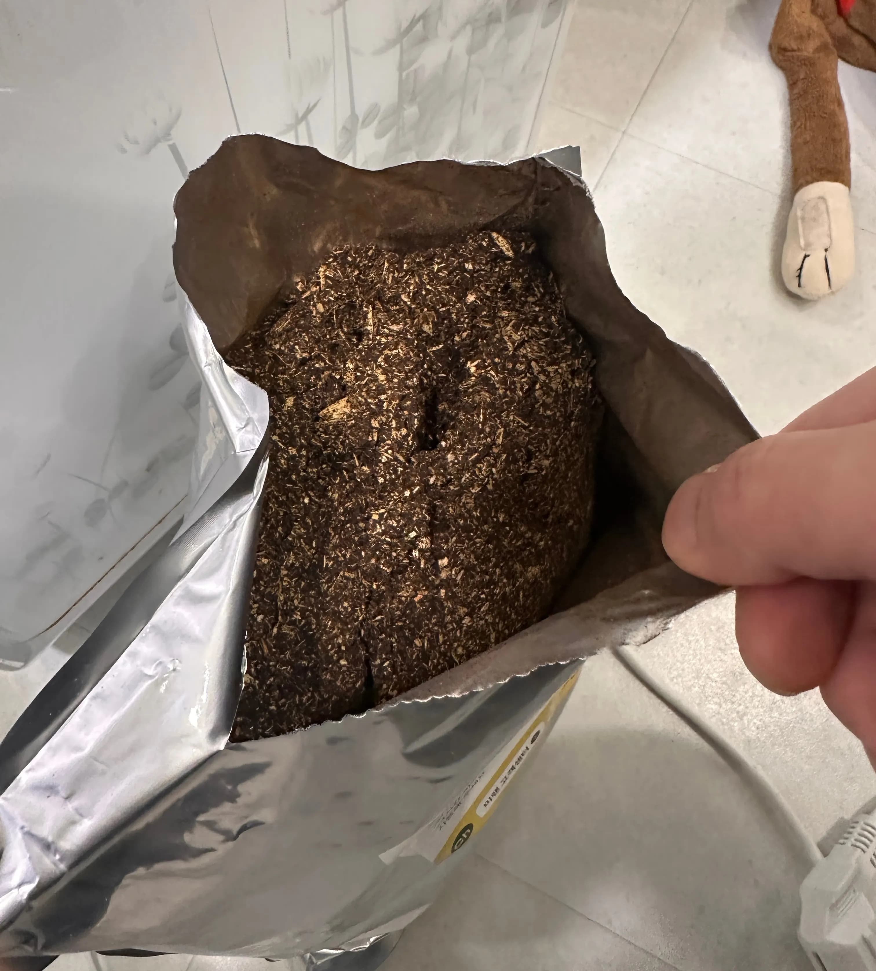 How to Eliminate Odor from the Miren Food Waste Processor - Replacing the Microorganisms-4